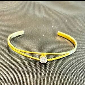 Gold tone bracelet